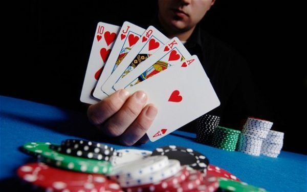 Huuuge Casino کیسینو میں بکراٹکھیلیں