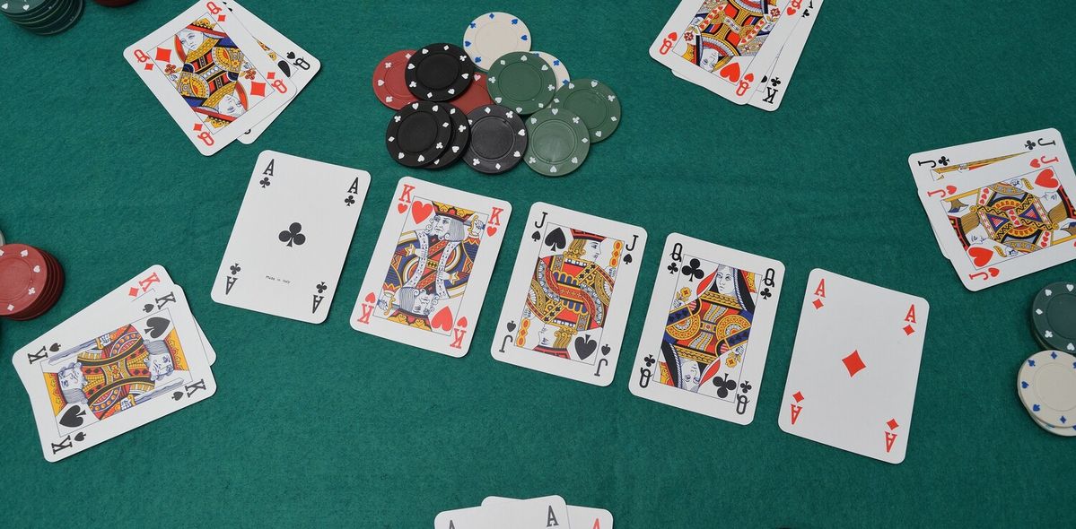 Huuuge Casino کیسینو میں پوکر گیمز
